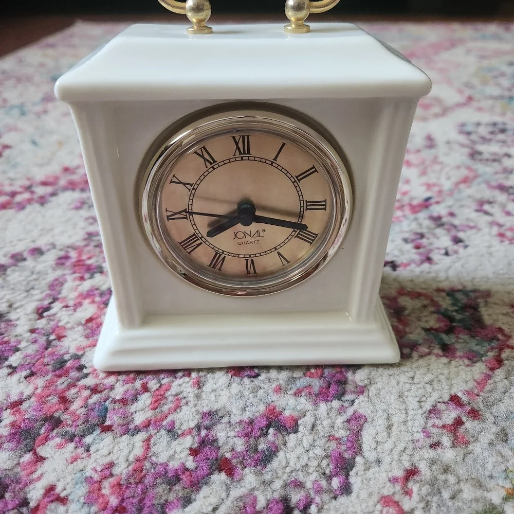 Vintage quartz clock